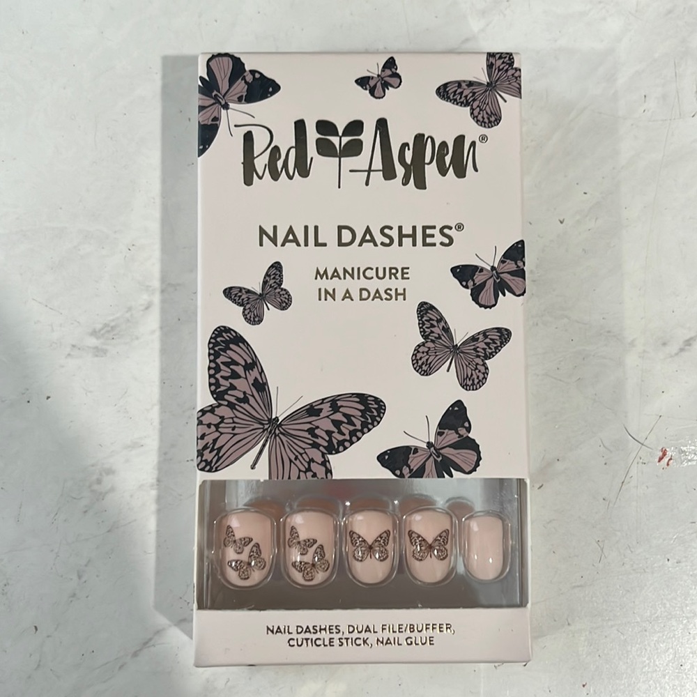 Red Aspen Nail Dashes